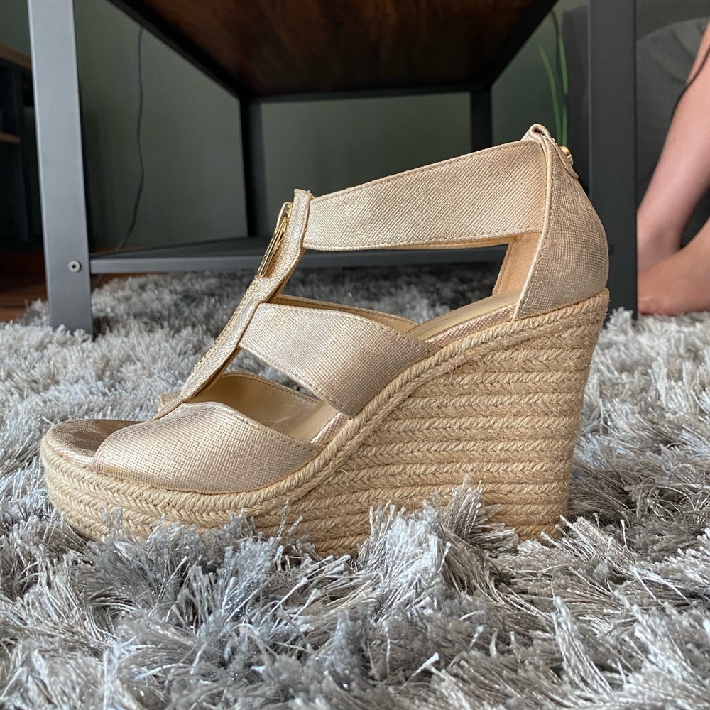 Gold Michael Kors wedge shoes - Picture 2 of 3